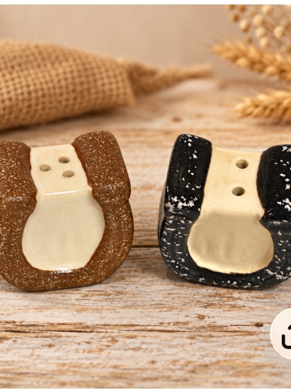 Cracker Barrel Mini Brown and Black Horse-Shoe Ceramic Salt & Pepper Shakers